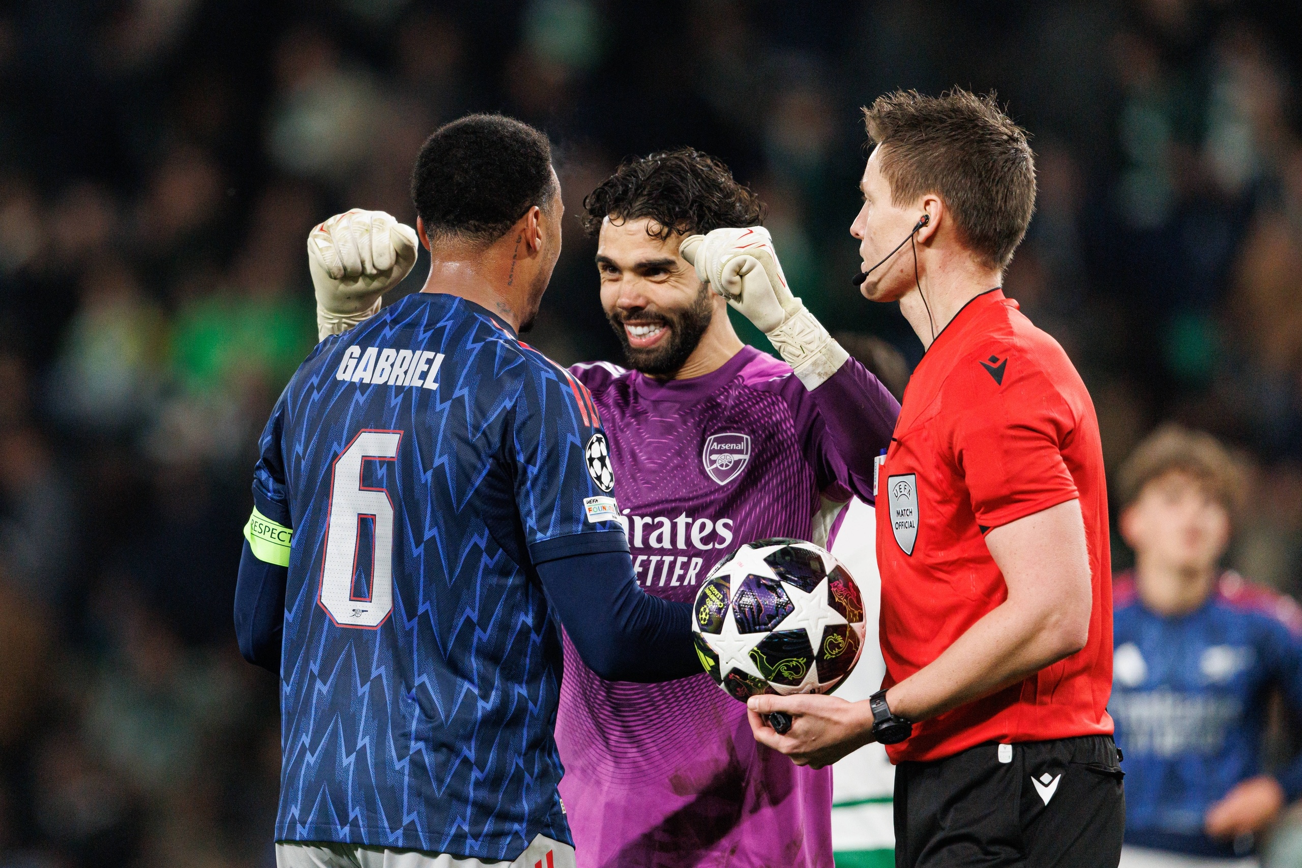 开云-英媒：拉亚提升了枪手后防线的表现，他是英超赛季最佳球员竞争者